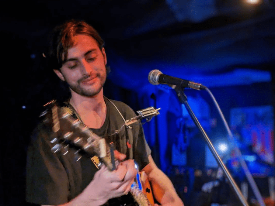 Live Music: Alex Crossley